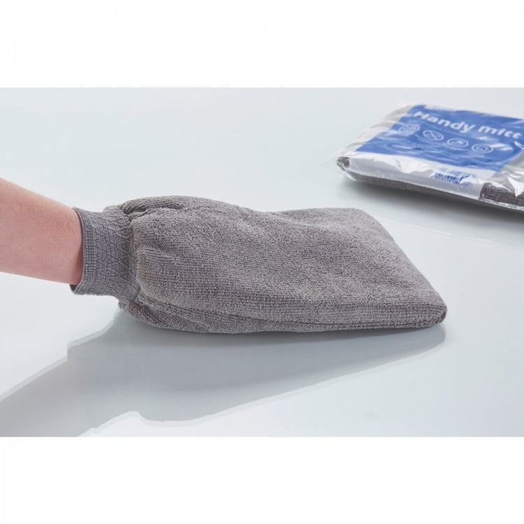 Handy microfibre mitt in use