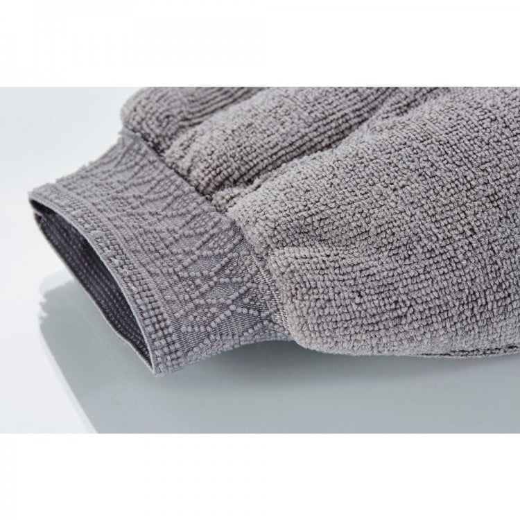 Handy microfibre mitt close-up